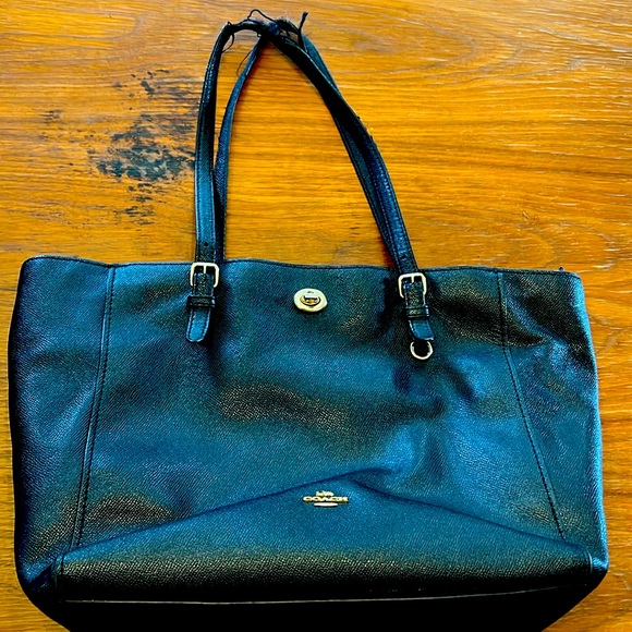 Coach vintage large leather purse with clasp. Comes with dust bag. - Picture 2 of 13